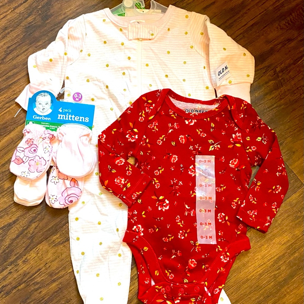 Lot of 0-3 month girl clothes NEW 💗